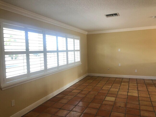 Building Photo - 3880 Flag Dr