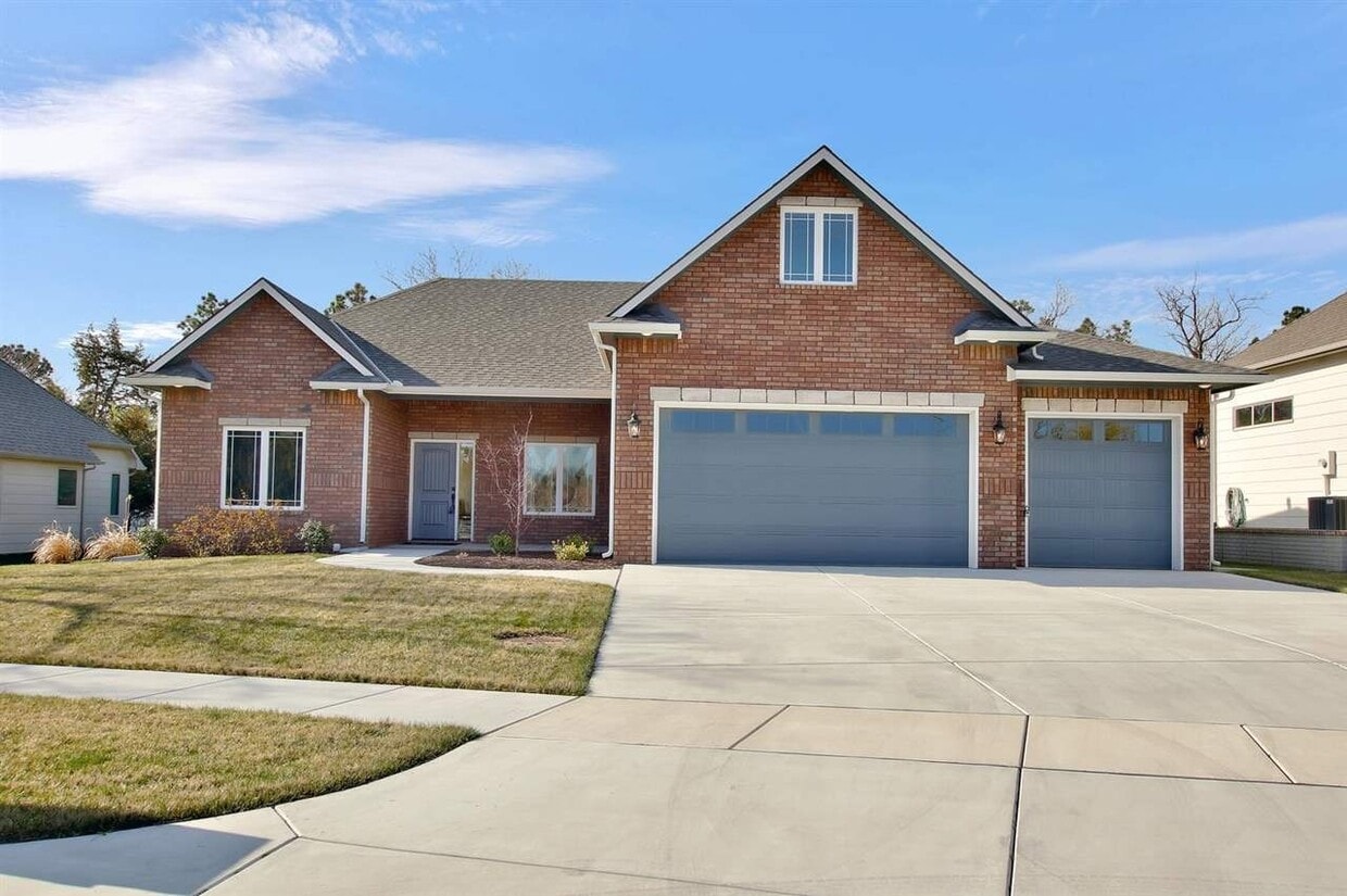 Foto principal - 12621 E Zimmerly St