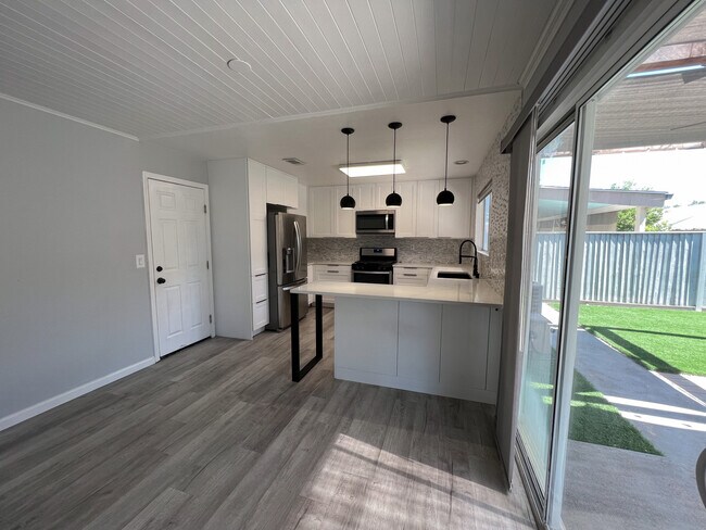 Building Photo - 3021 Samaria Plz