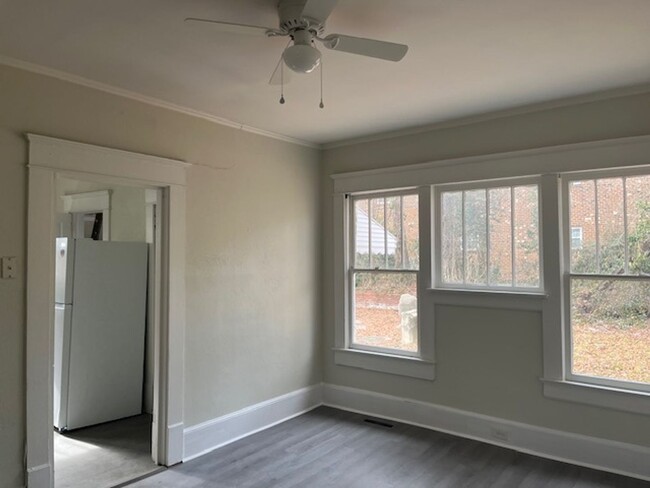 Building Photo - Newly remolded 3 BR with Hardwood Floors