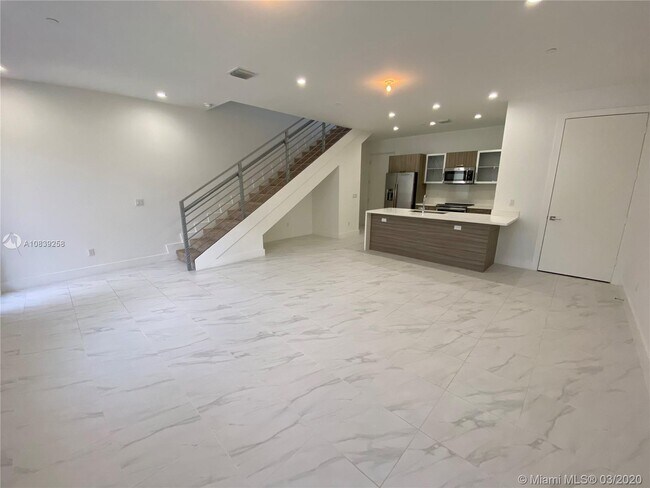 Foto del edificio - 1044 NE 18th Ave