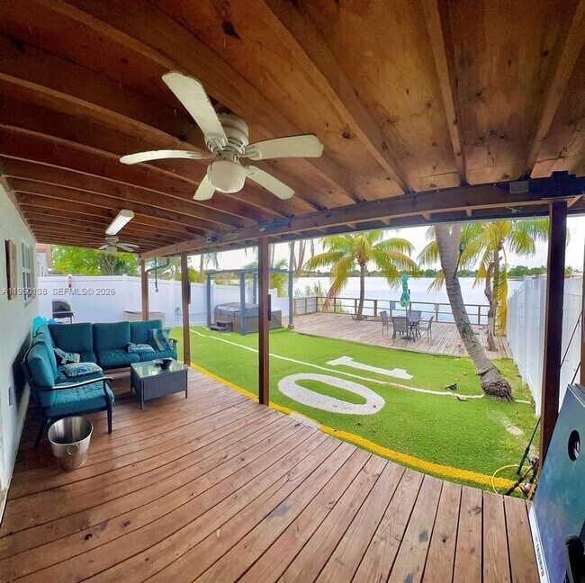 Foto del edificio - 2433 SW 58TH MNR # 1-2 DANIA, FL 33312