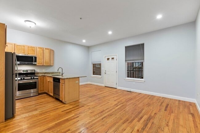 Building Photo - 873 Harrison Ave