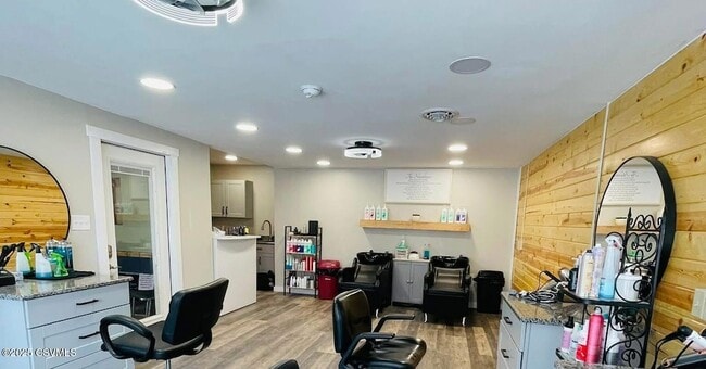 Building Photo - 17 Bound Ave