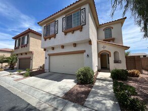 Building Photo - 10624 Lessona St