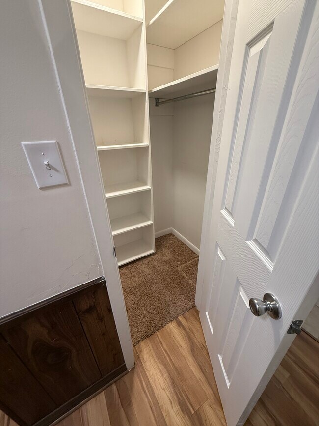 Foto del edificio - 216 Clower Ave