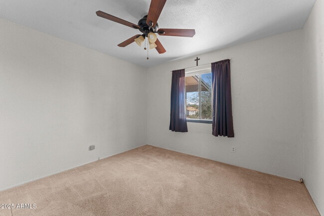 Building Photo - 735 W Hermosa Dr