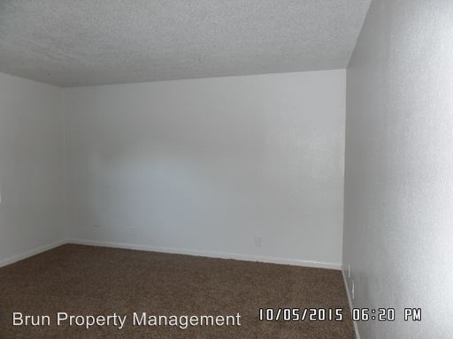 Building Photo - 430 E Red Bud Rd