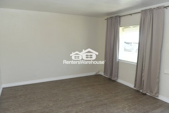 Building Photo - 1508 W Amelia Ave