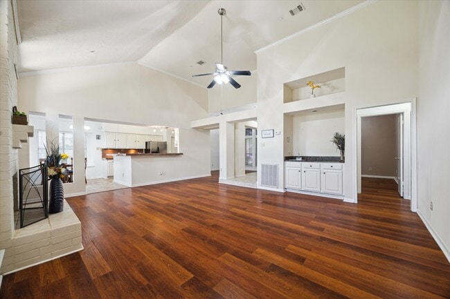 Building Photo - 1020 Sugardale Ct