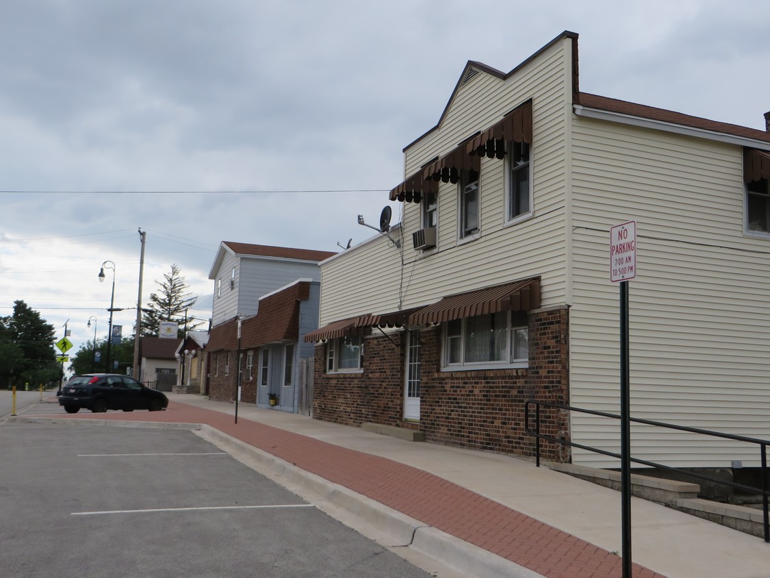 Primary Photo - 125 E Mississippi St