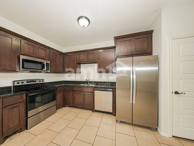 Foto del edificio - 1608 Ginger Ave