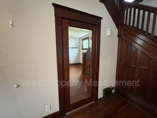 Building Photo - 317 W Wildwood Ave