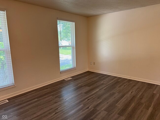 Building Photo - 7717 Cambridge Dr