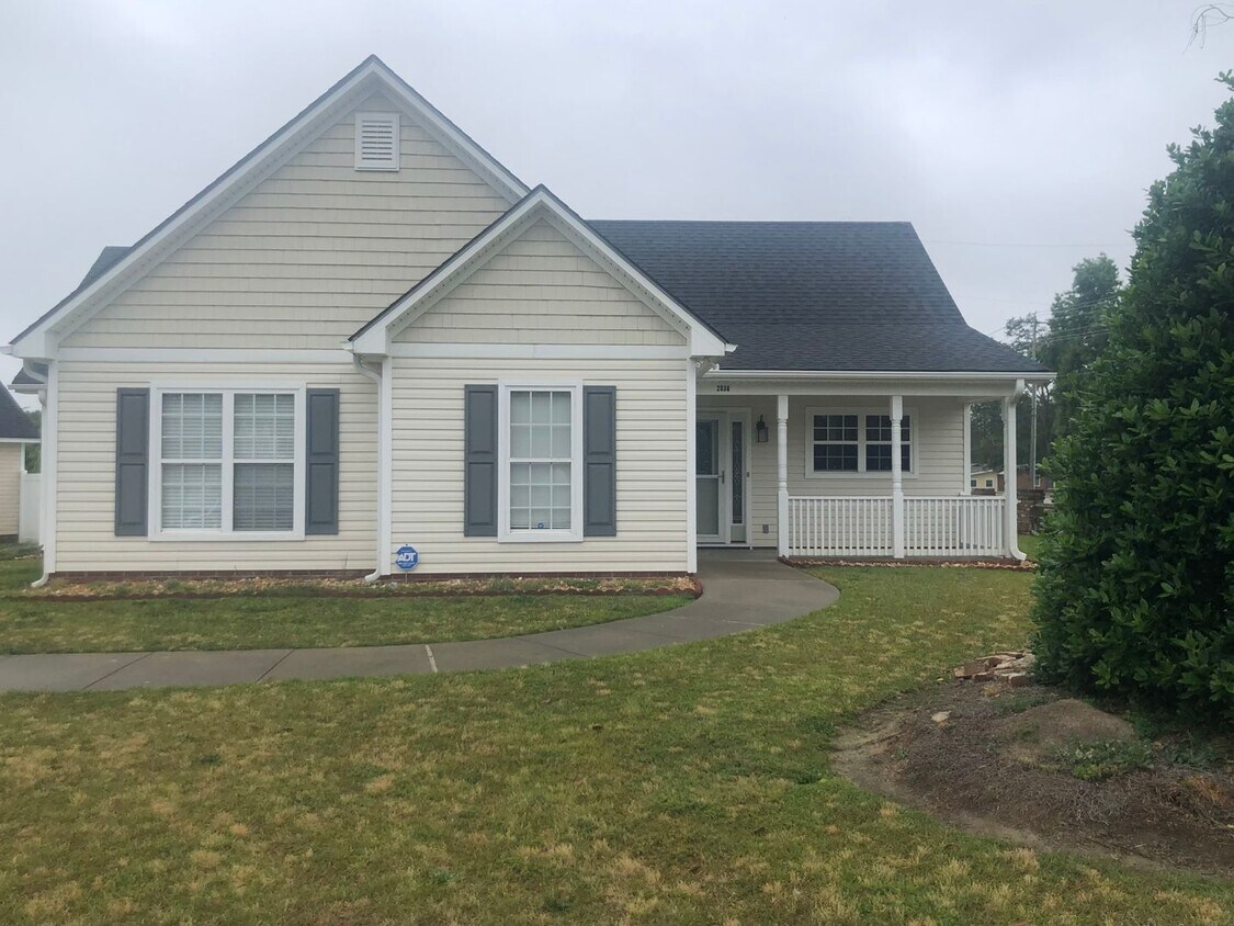 Primary Photo - 2038 Bridgewood Rd