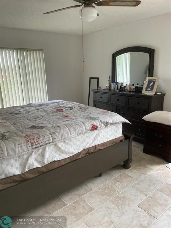 Building Photo - 826 Sky Pine Way