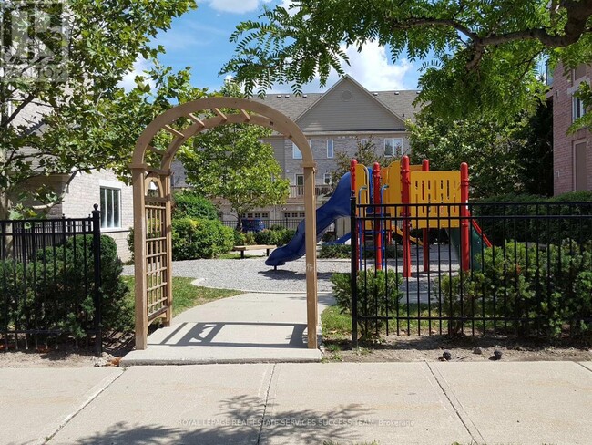 Building Photo - 4975 Southampton Dr