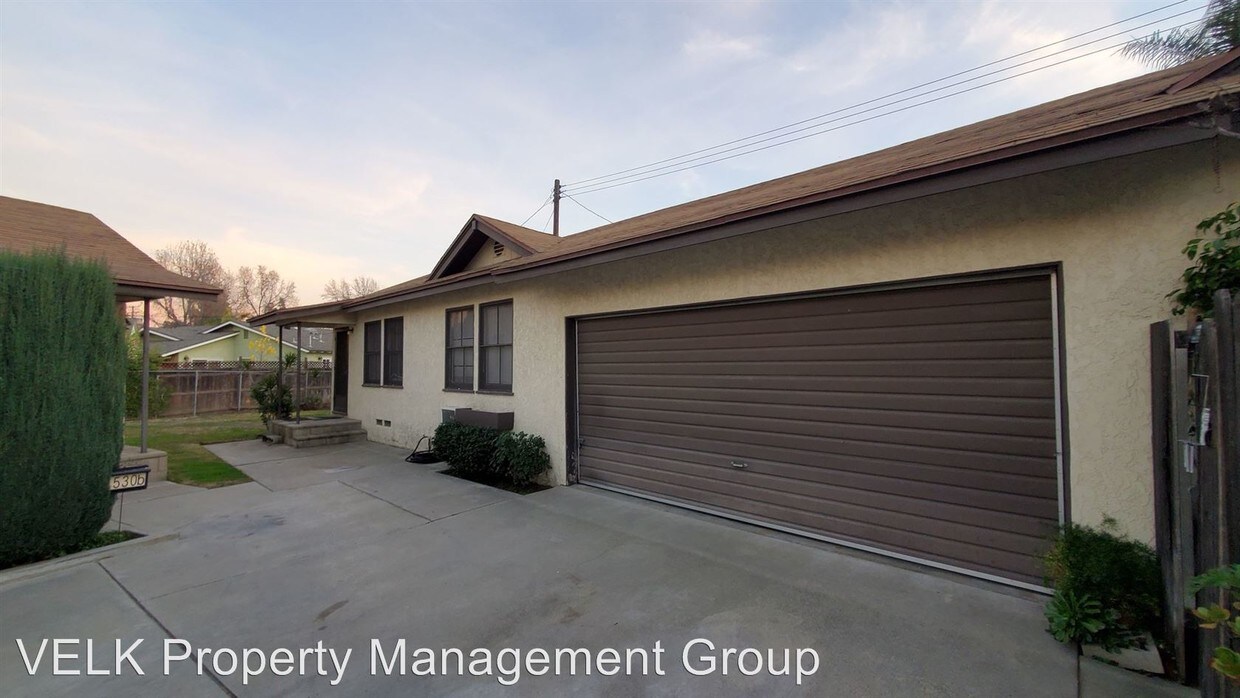 Primary Photo - 1530-1532 Encino Ave