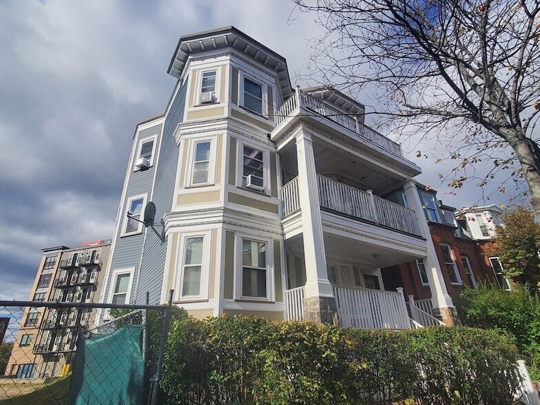 Photo - 247 Boston Street Unit 1