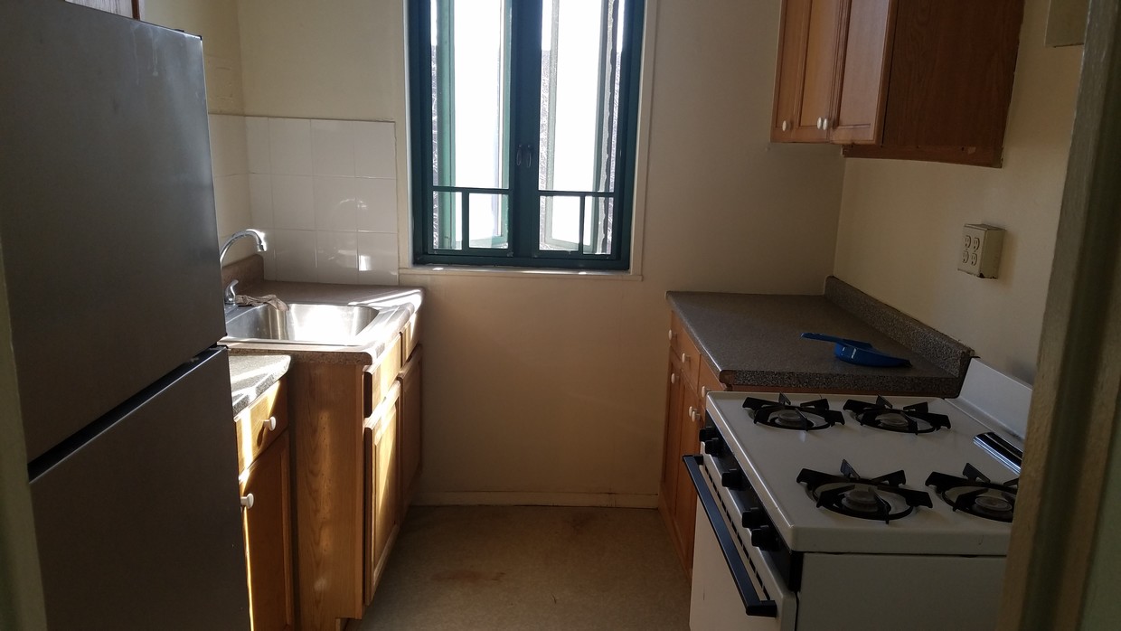Primary Photo - 1501 Metropolitan Ave