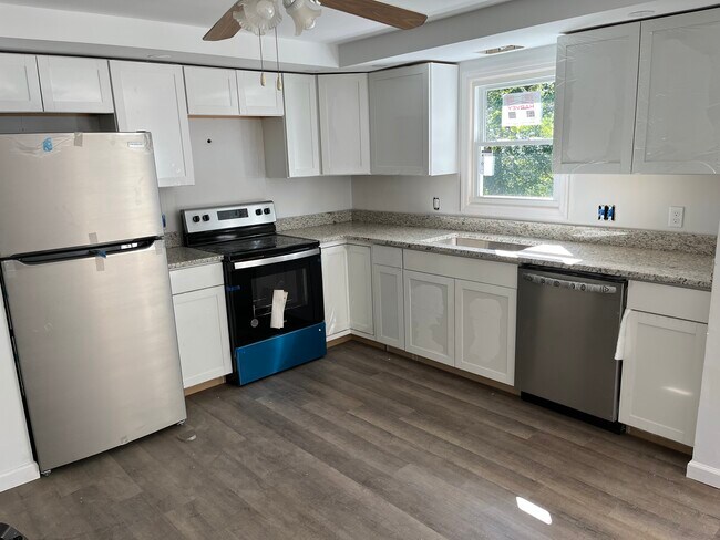 Foto del edificio - 13 Jason Ct