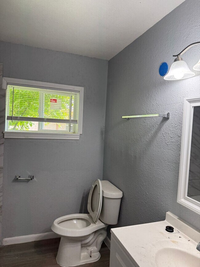 Building Photo - House for rent in Richland hills