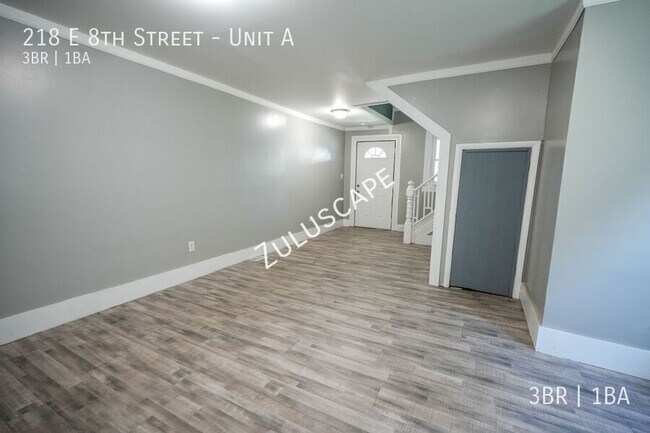 Building Photo - 218 E 8th St