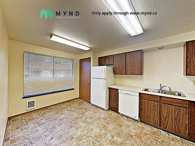 Building Photo - 2 br, 1 bath  - 1011 S 42nd Ave Apt A Apt A