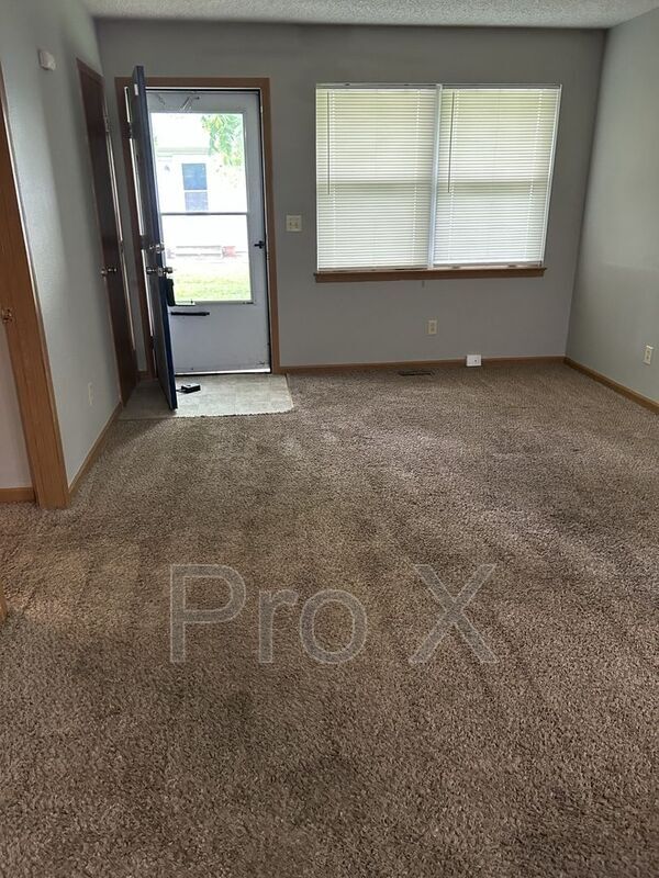 Building Photo - 812 E Jackson St