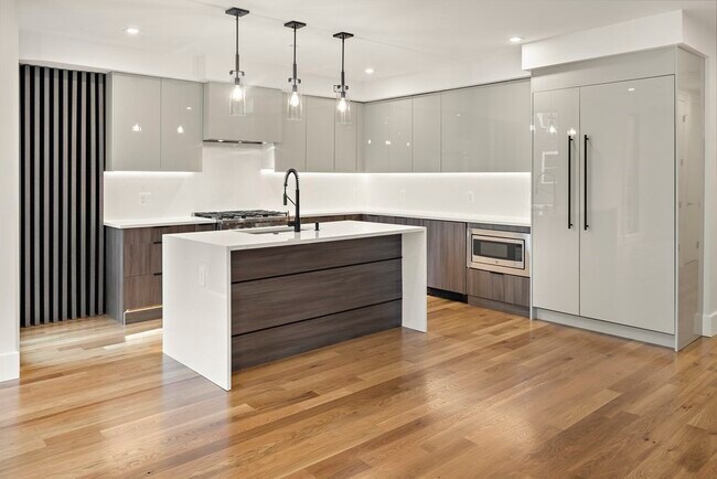 Foto del edificio - 532 E 3rd St