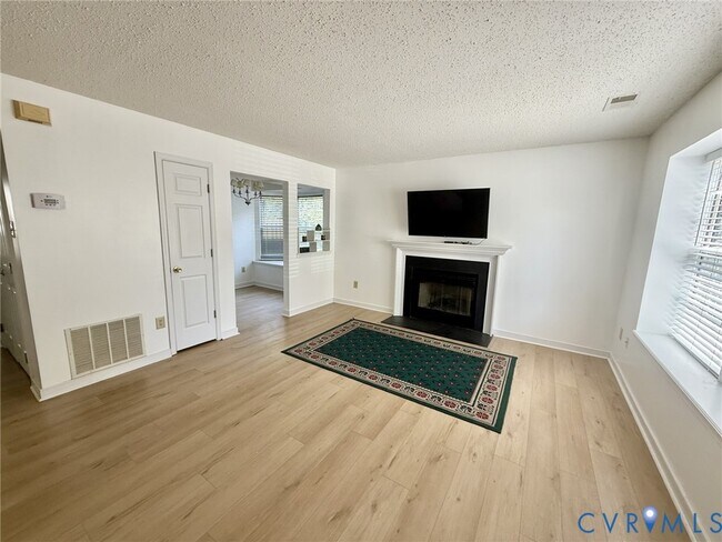 Foto del edificio - 10714 Keeney Ct