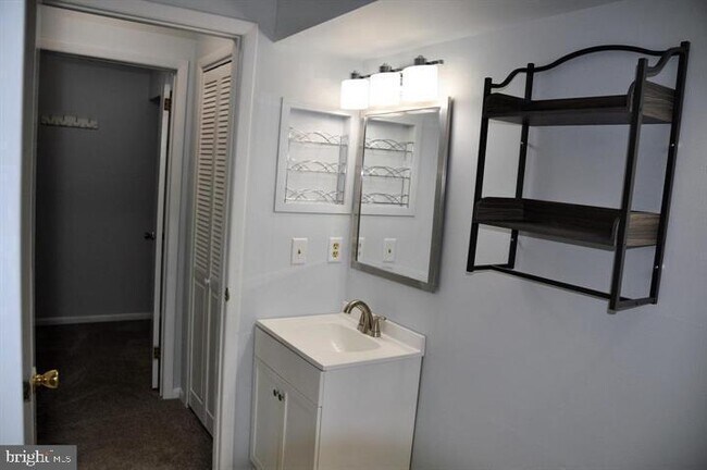 Foto del edificio - 102 Sequoia Ct