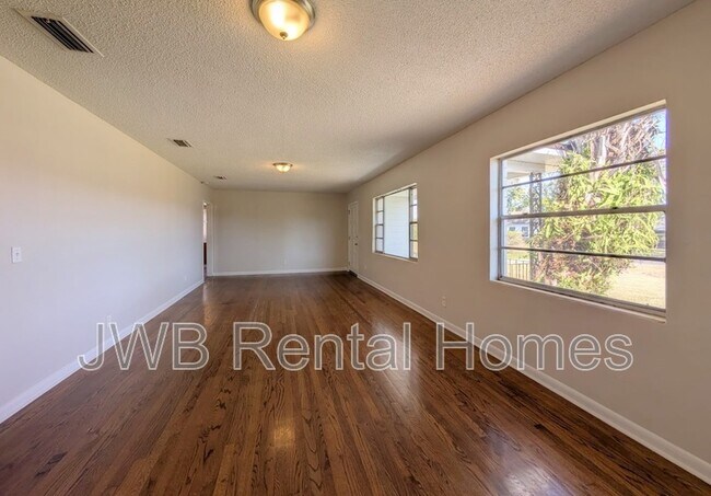 Foto del edificio - 2334 Ribault Scenic Dr