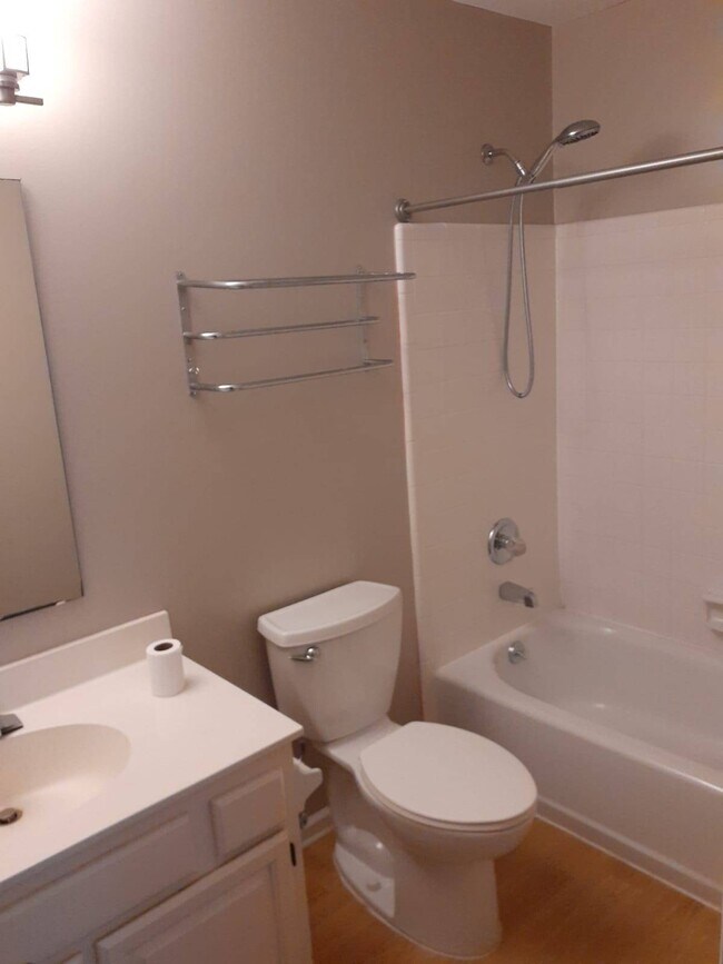 Building Photo - 6909 Saxby Ct