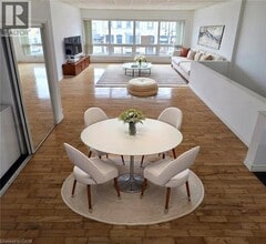 Building Photo - 7 King St N