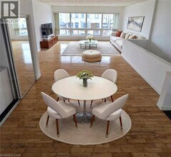 Building Photo - 7 King St N