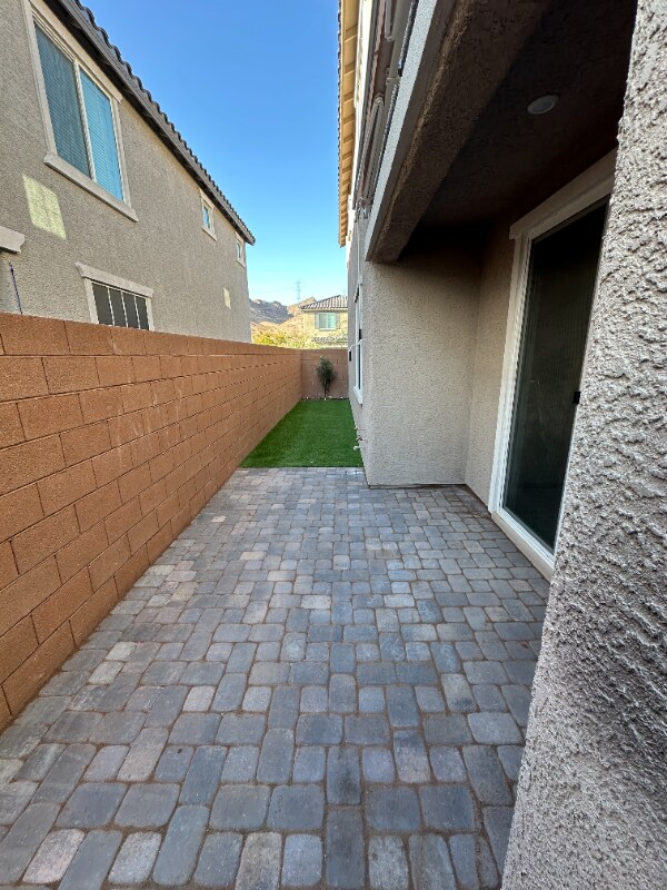Building Photo - 1356 Cerulean Ave