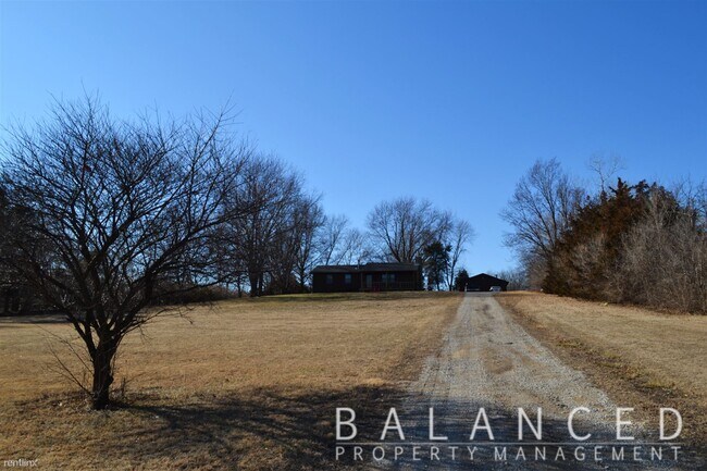 Foto del edificio - 3 br, 1.5 bath House - 5221 SE Tecumseh Rd
