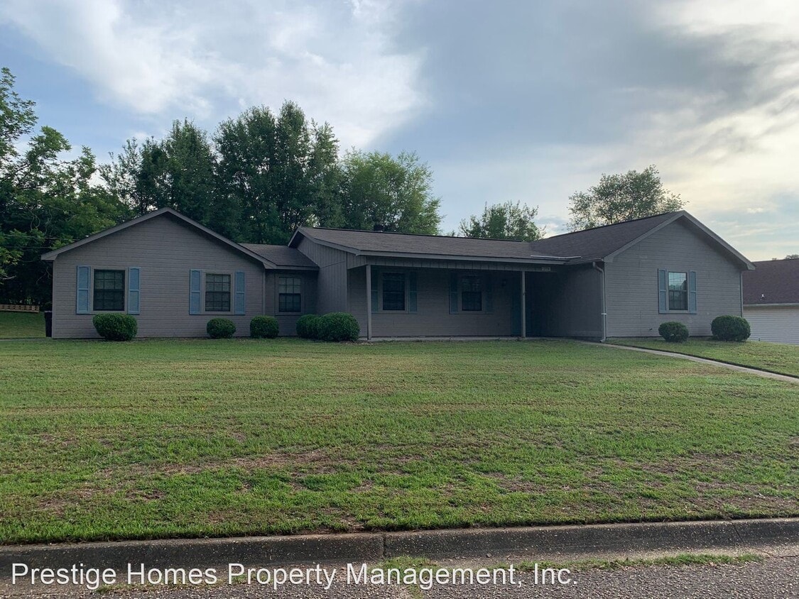 Primary Photo - 3 br, 2 bath House - 219 Lakeside Drive