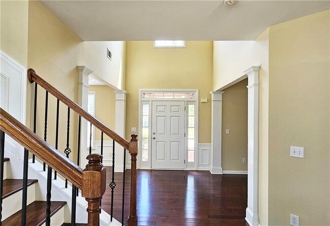 Building Photo - 1215 Clandon Pl