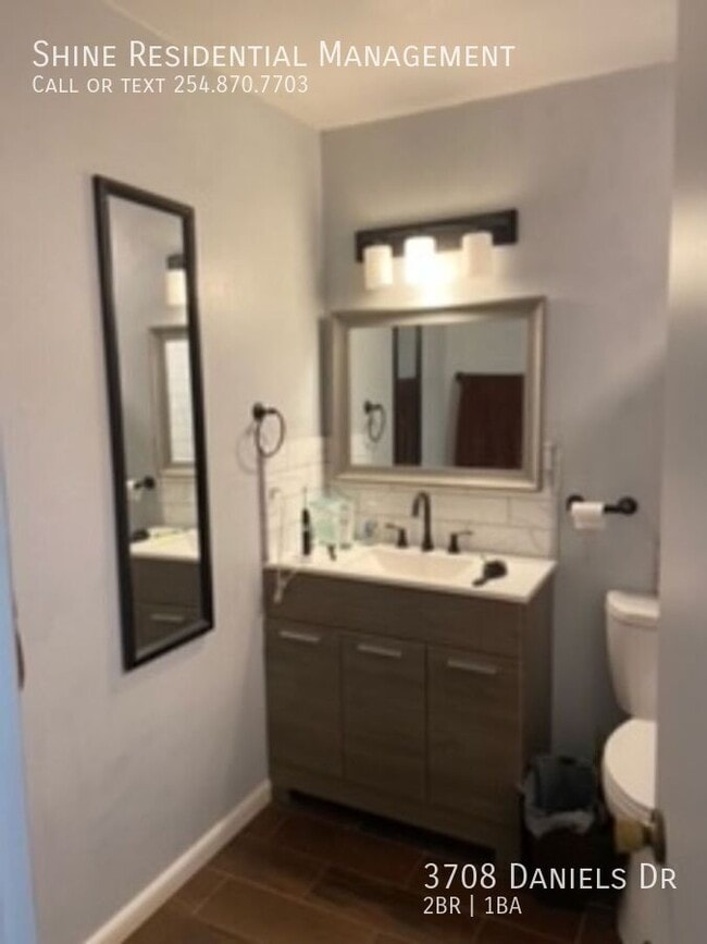 Foto del edificio - 3708 Daniels Dr