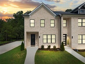 Building Photo - 157 Brush Creek Ct