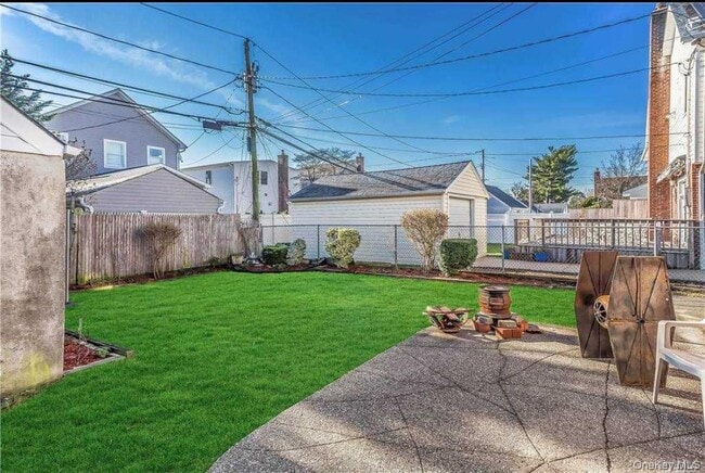 Building Photo - 211 Brown St