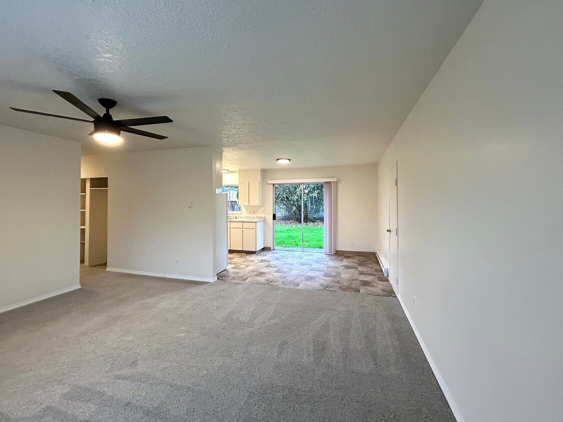 Freshly Updated 3-Bedroom Home with Spacious Backyard and Garage - Freshly Updated 3-Bedroom Home with Spacious Backyard and Garage