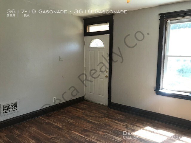 Building Photo - 2 Bedroom Apartment