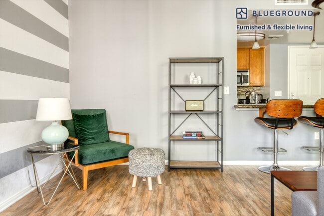 Foto del edificio - 8601 Lincoln Blvd