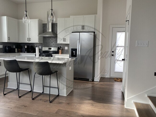 Foto del edificio - Modern 3-Bedroom Home in the Heart of Buen...