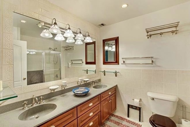 Building Photo - 164 W 130th St