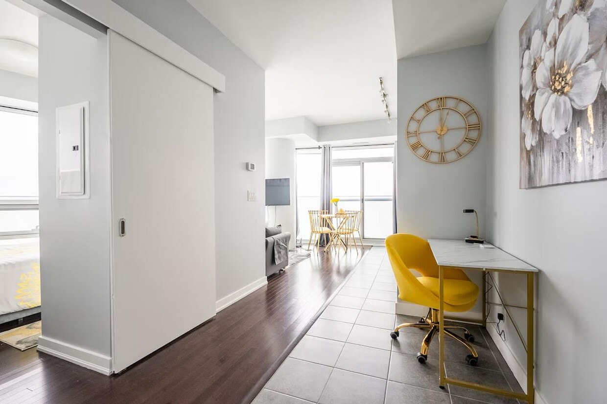 Primary Photo - 25 York St