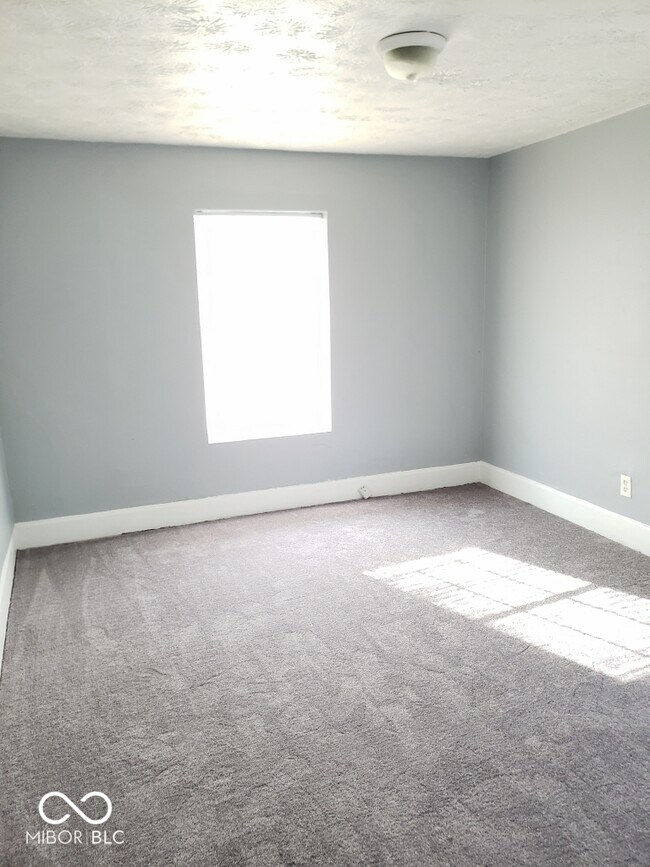 Foto del edificio - 4913 E Michigan St